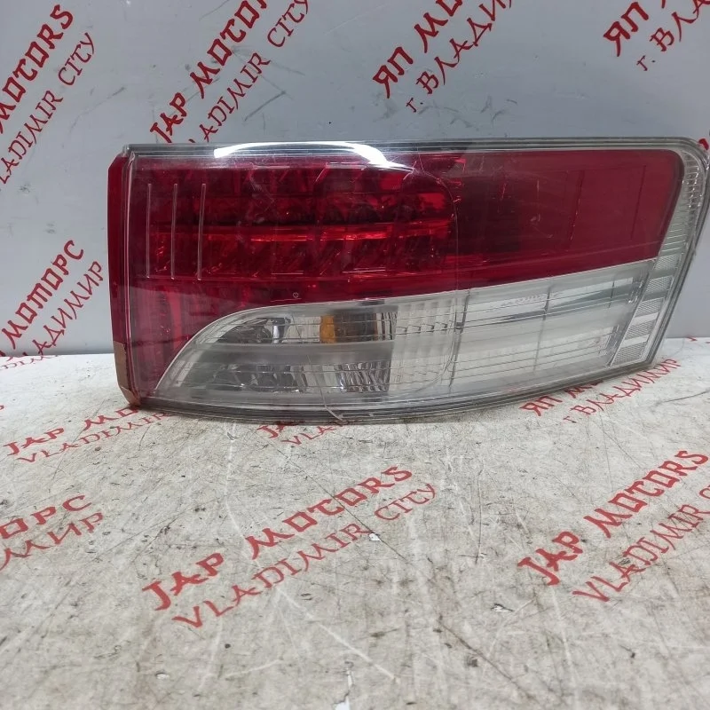 Фонарь задний правый Toyota Avensis T271 3ZR FAE