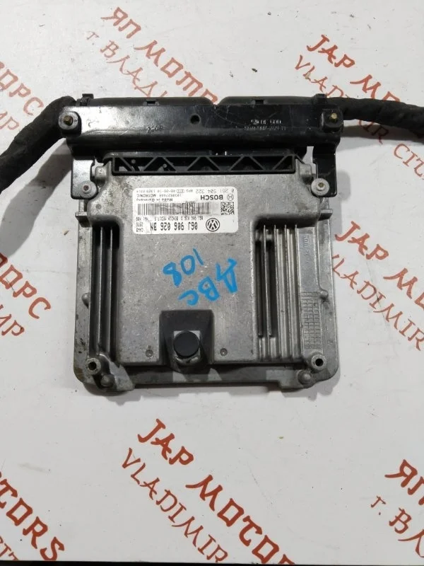 Блок управления двигателем Volkswagen Passat CC