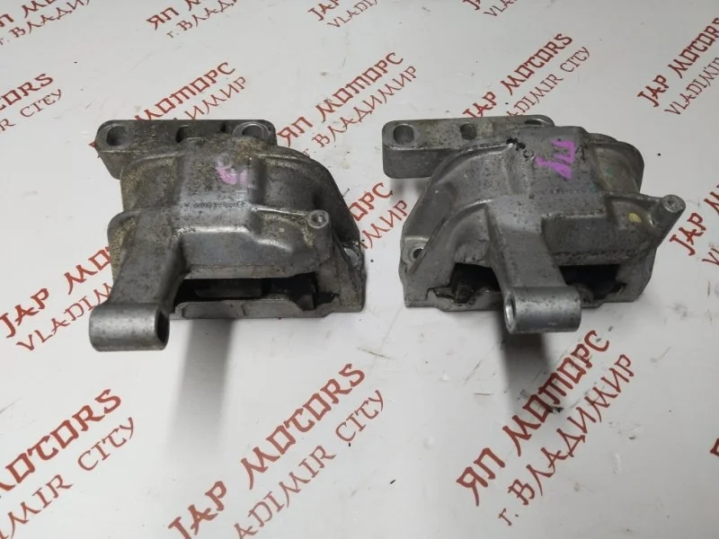 Подушка двигателя Volkswagen Tiguan CAWA 2010