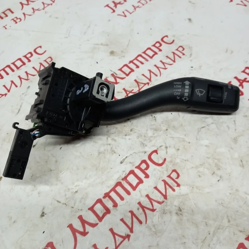 Подрулевой переключатель дворников Audi A3 8L AQA