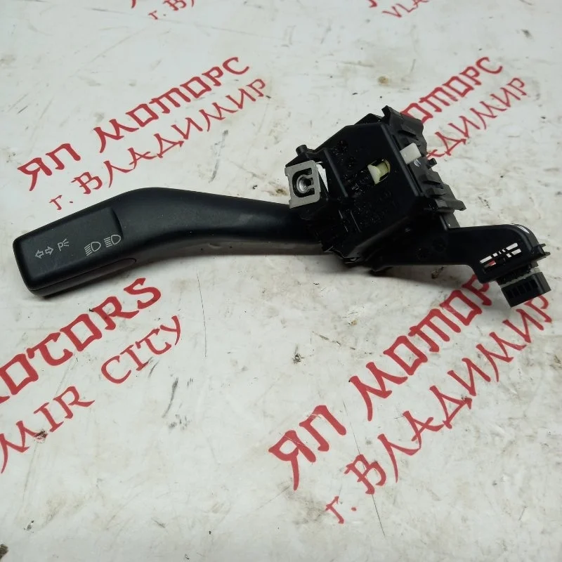 Подрулевой переключатель света Volkswagen Golf 5