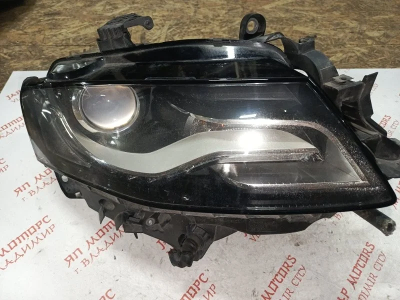 Фара ксеноновая передняя правая Audi A4 B8