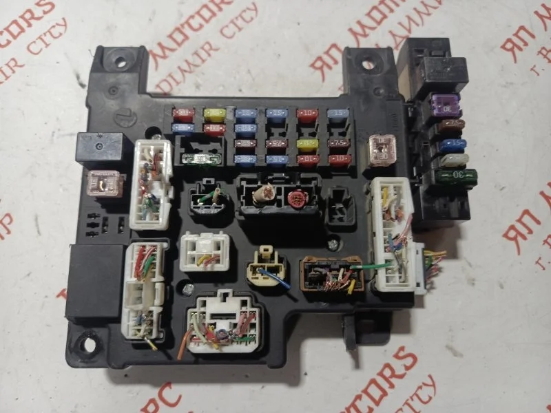 Блок предохранителей Mitsubishi Outlander XL 4B12