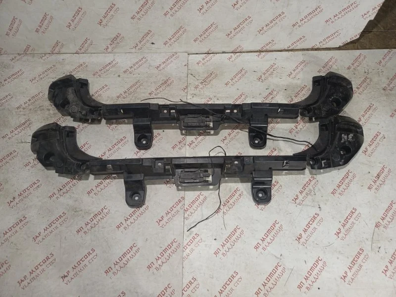 Крепление бампера заднее BMW X1 N20B20A 2011