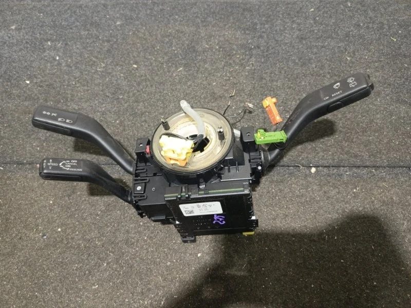 Блок подрулевых переключателей Volkswagen Passat