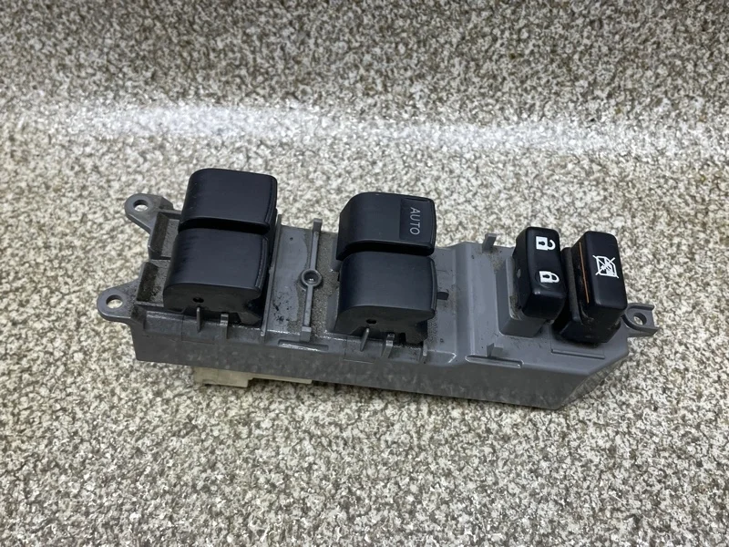 Блок управления стеклоподъемниками Toyota Rav4 2011 8482012520 2.0 3ZR AT, передний левый
