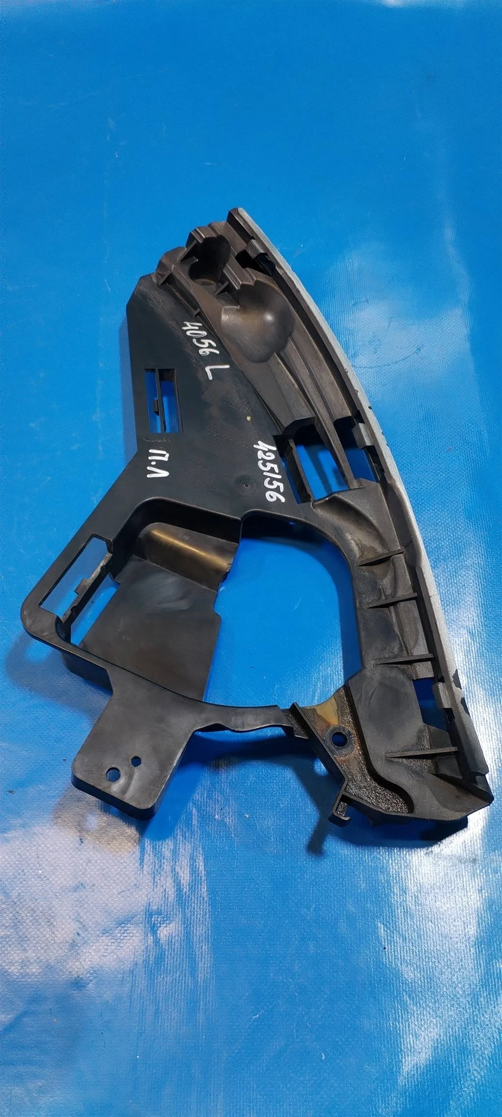 Кронштейн фары левый Volvo XC60 (2008-2017)