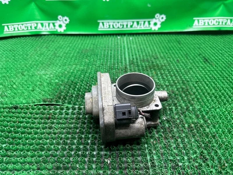 Дроссельная заслонка Volkswagen 038128063J