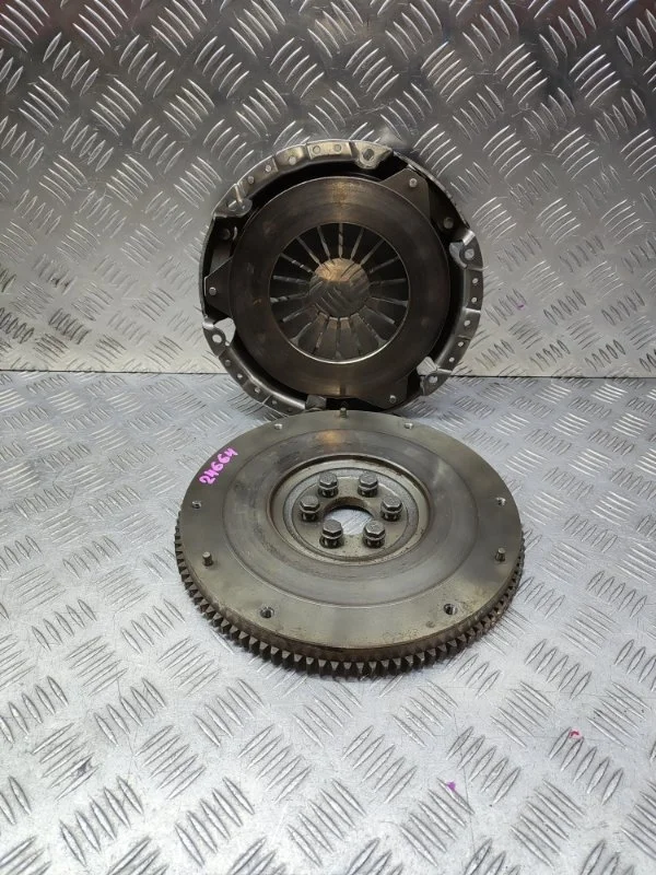 Маховик Nissan Almera Primera 123104M500 N16 P12 QG16 GA16 QG15 QG18
