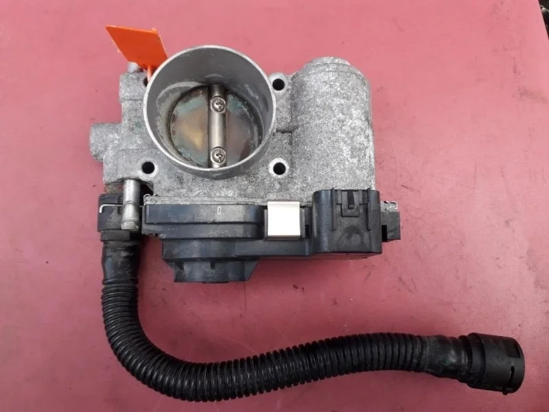 Дроссельная заслонка Opel Astra 1.6