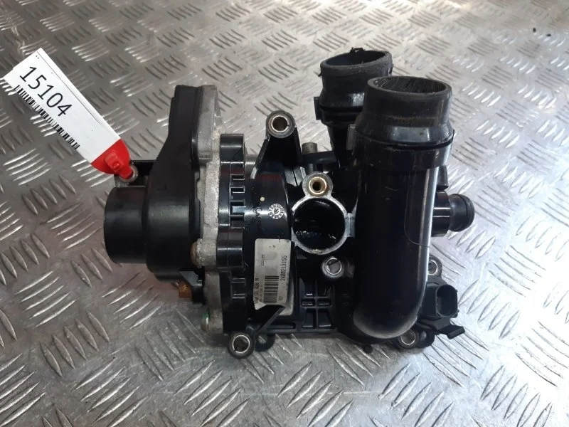 Водяной насос (Помпа) Volkswagen Passat B7 1.8TSI