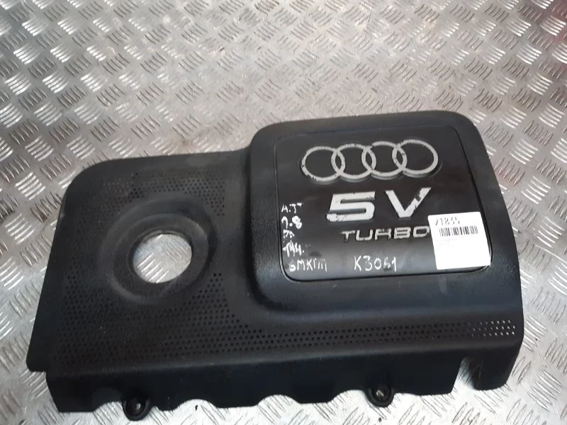Крышка двигателя Audi TT 1.8T