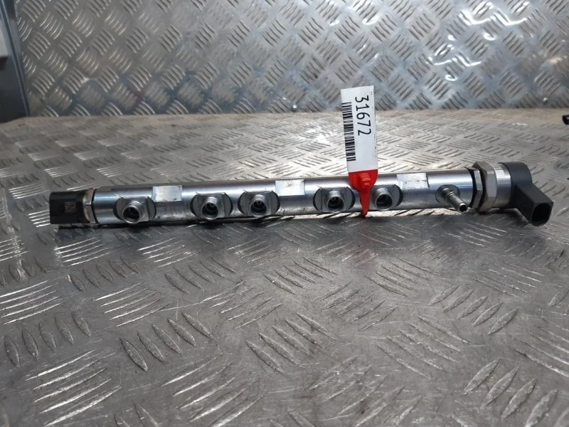 Топливная рампа BMW 320D E90 2.0T