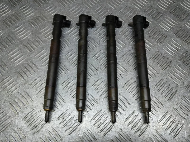 Форсунка топливная Hyundai H1 (Starex) 1 2.5CRDI