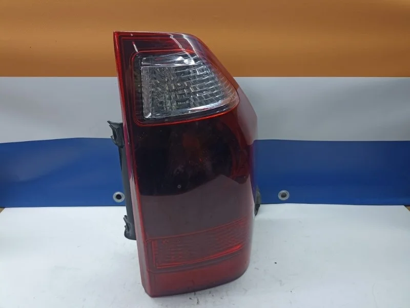 Фонарь Mitsubishi Pajero 2005 MN133766 V78W, задний правый