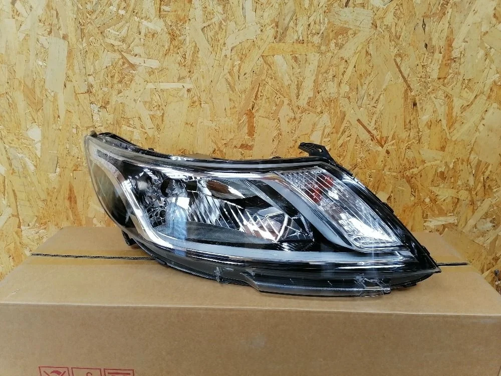 Фара правая Kia Rio III (2011—2015) 921024X000