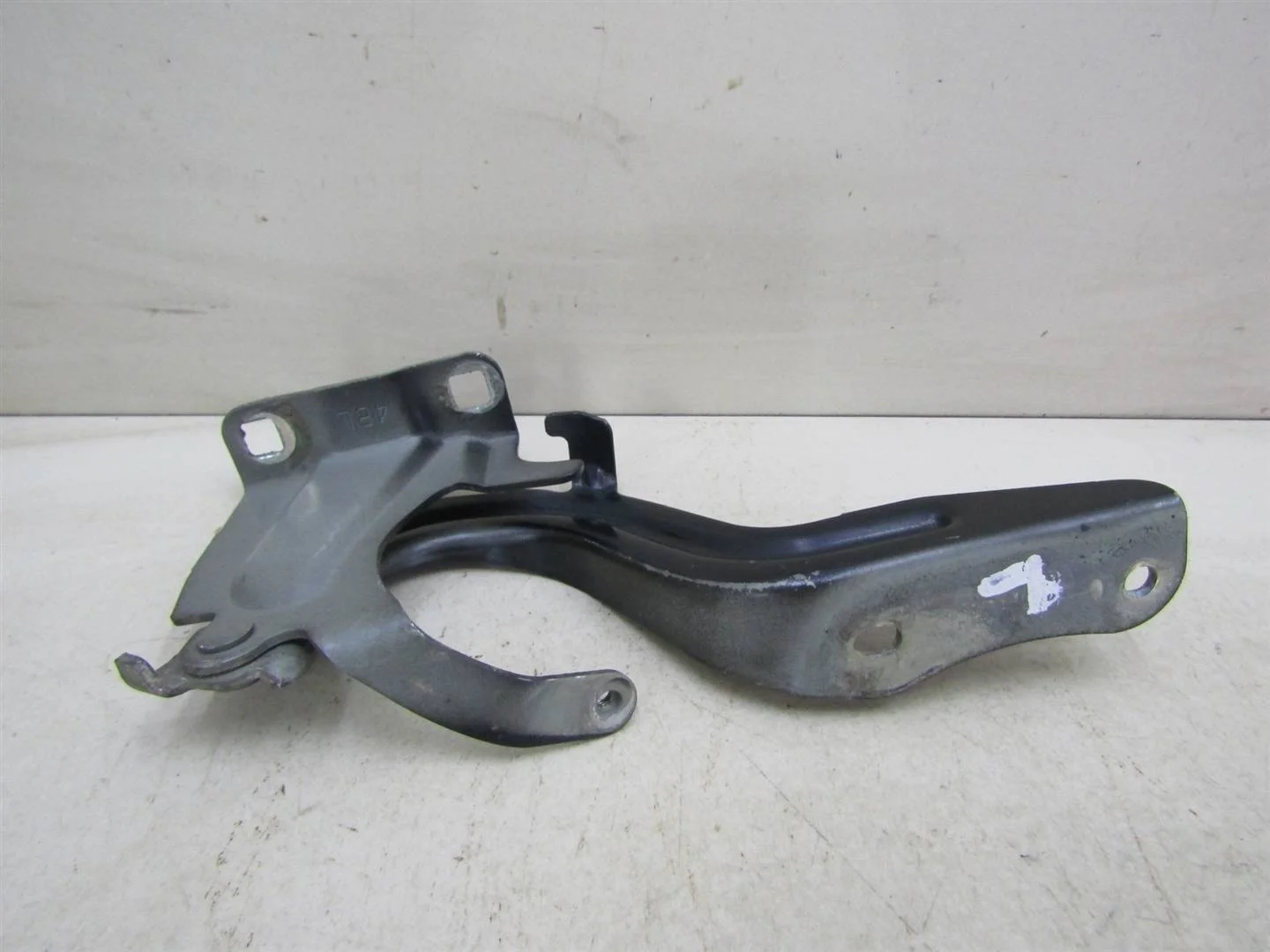 Петля капота левая Nissan X-Trail (T32) 2014-2023  [654014CL0A]  2.5 16v QR25DE  в Вологде