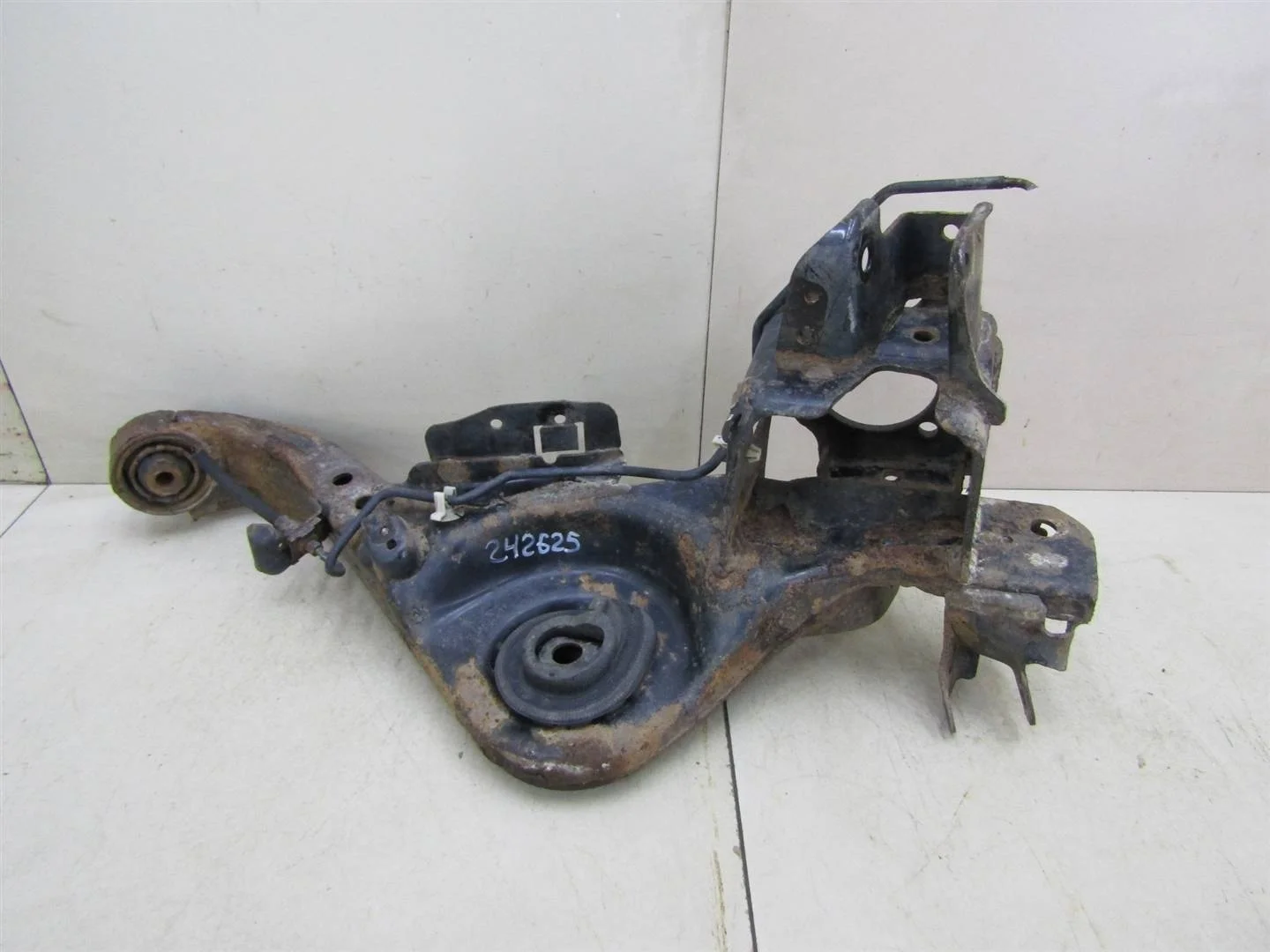 Рычаг задний продольный правый Nissan X-Trail (T32) 2014-2023  [555014CL0C]  2.5 16v QR25DE  в Вологде