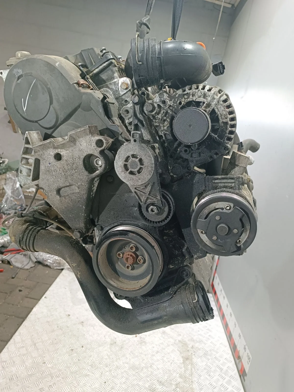 Двигатель BXE Volkswagen Golf 5 1.9 Дизель