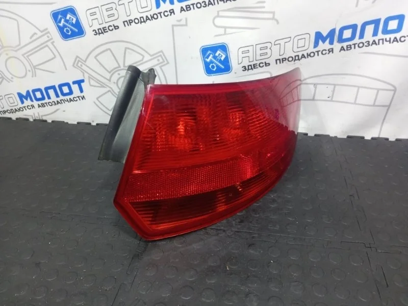 Фонарь задний правый Audi A3 8P4945096C 8PA BVY