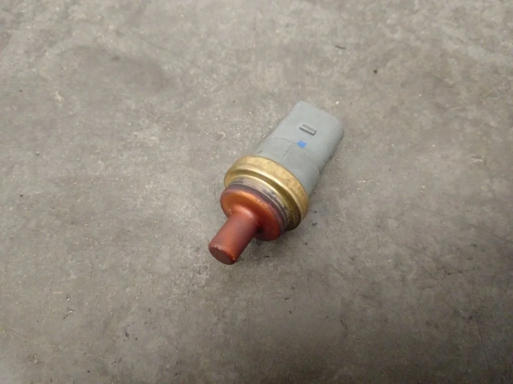 Датчик температуры охлаждающей жидкости Audi Q5 2014 8R