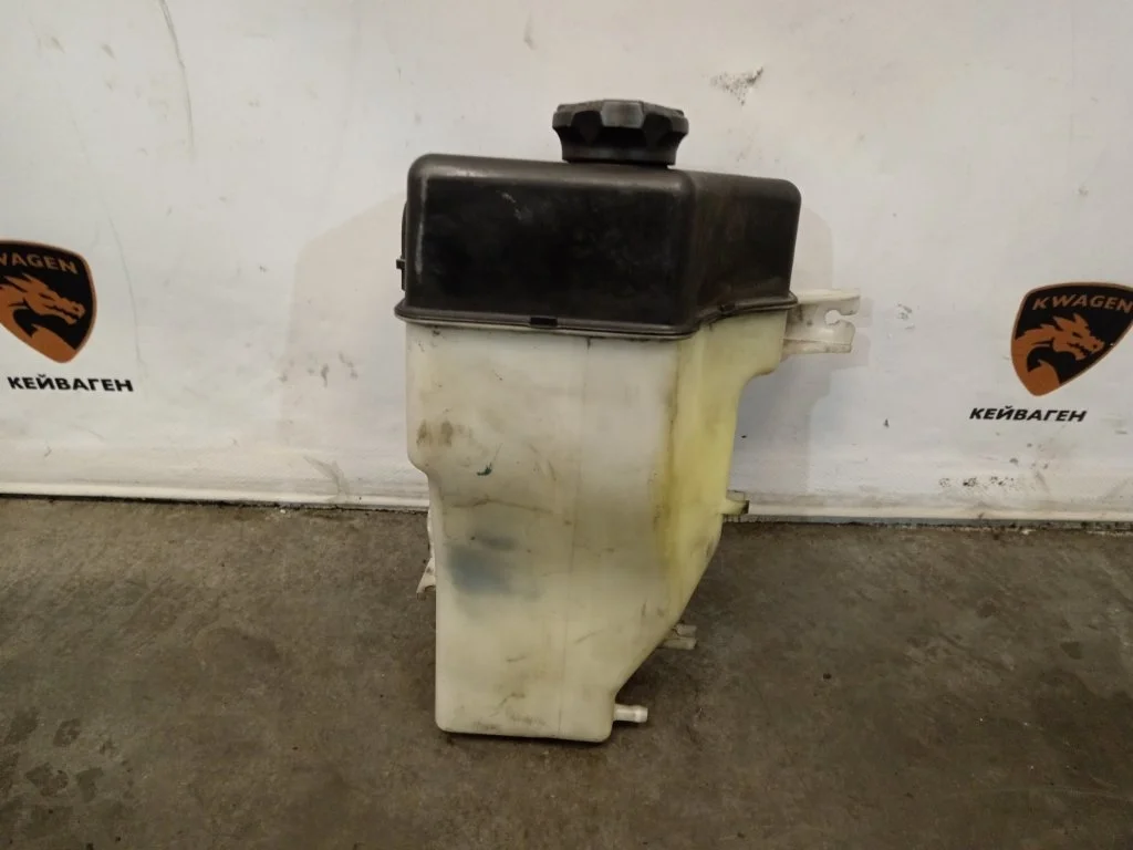 Бачок стеклоомывателя Hyundai Grand Starex 2011