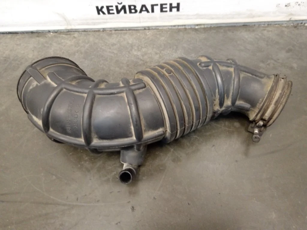 Патрубок воздушного фильтра Hyundai Grand Starex 1 поколение 2006- 2017