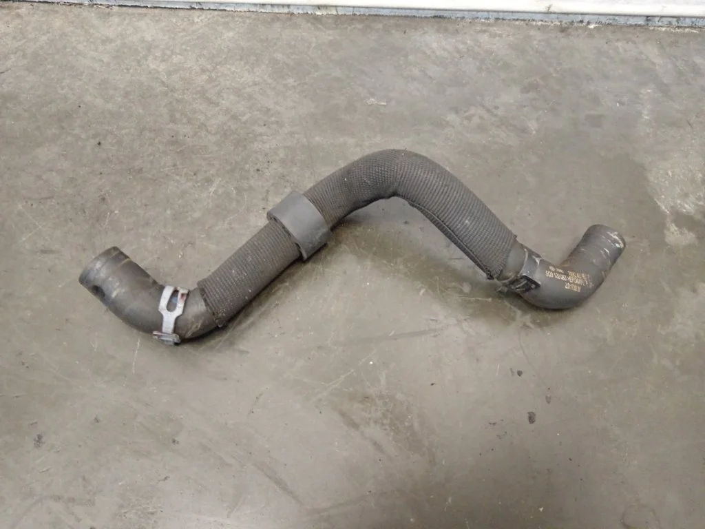 Патрубок системы охлаждения Volkswagen Golf 2016 7