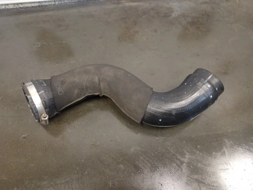 Патрубок интеркулера Audi A4 2008 B8