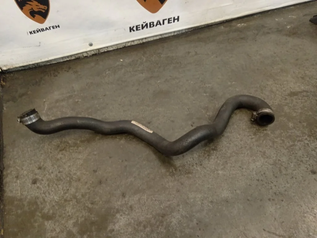 Патрубок системы охлаждения BMW 5-Series E60