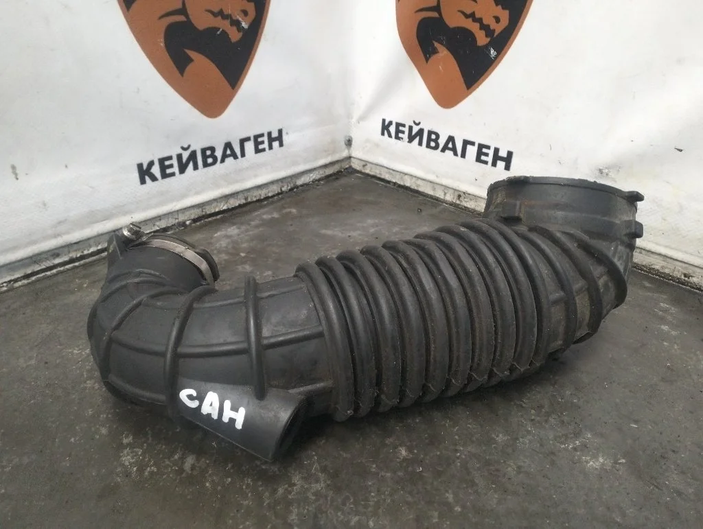 Патрубок воздушного фильтра Audi A5 2009 8T