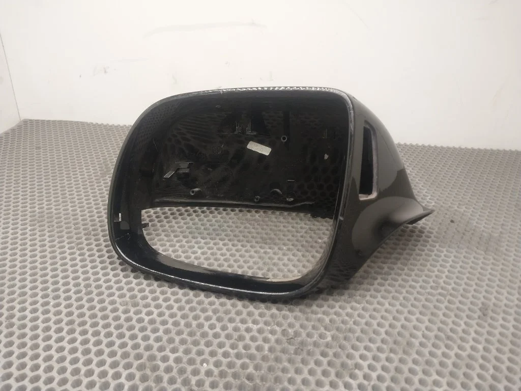 Крышка зеркала Audi Q5 2010 8R