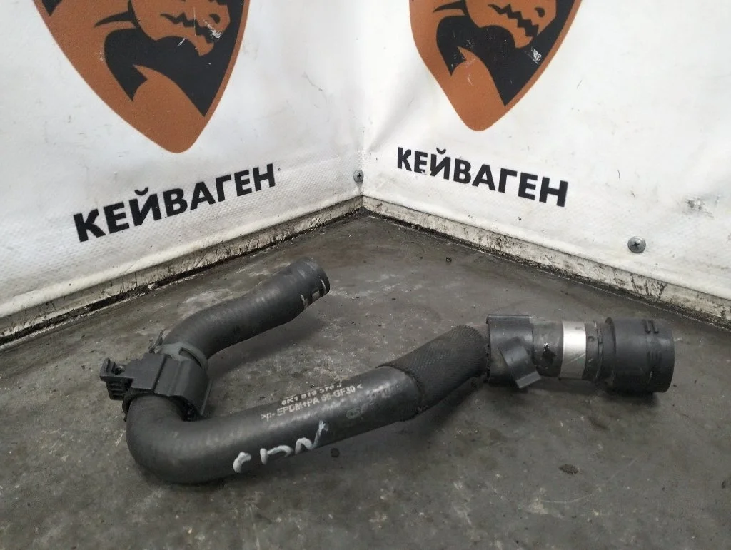 Патрубок системы охлаждения Audi A4 2010 B8