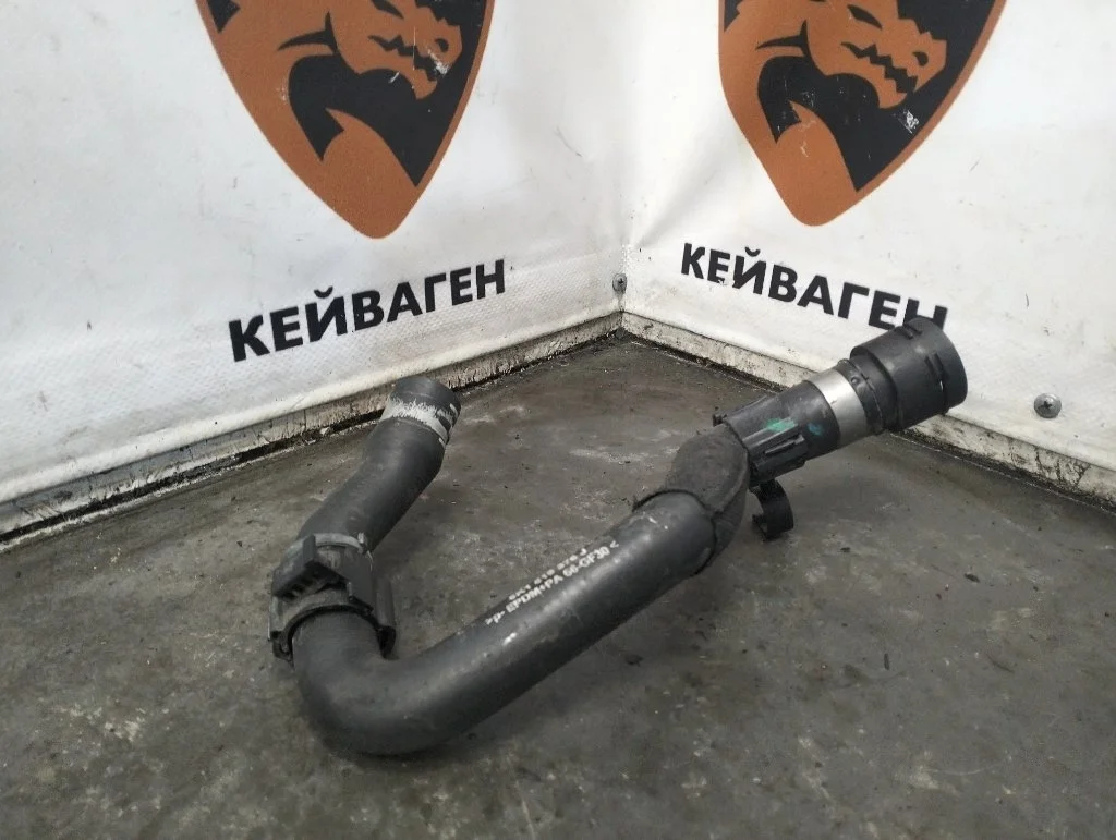 Патрубок системы охлаждения Audi Q5 2010 8R