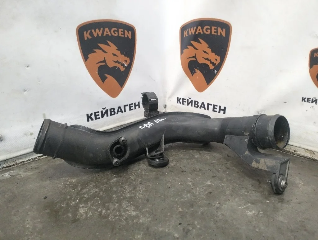 Патрубок интеркулера Volkswagen Tiguan 2008 5N