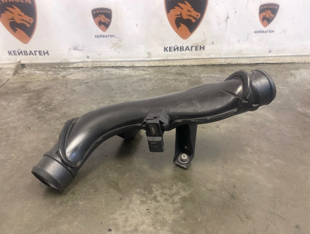 Патрубок интеркулера Volkswagen Passat CC 2009 B6