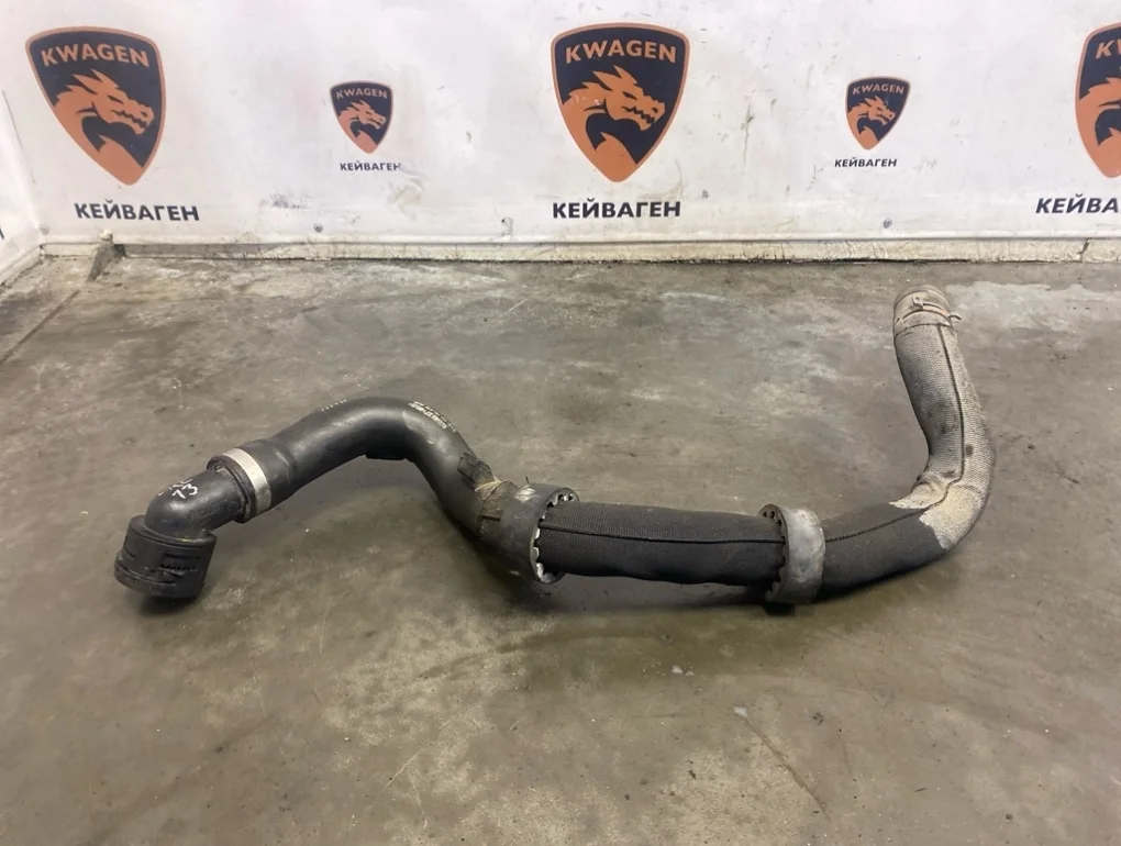 Патрубок радиатора Audi Q7 2013 4L