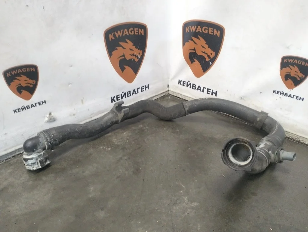 Патрубок системы охлаждения Volkswagen Tiguan 2008 5N