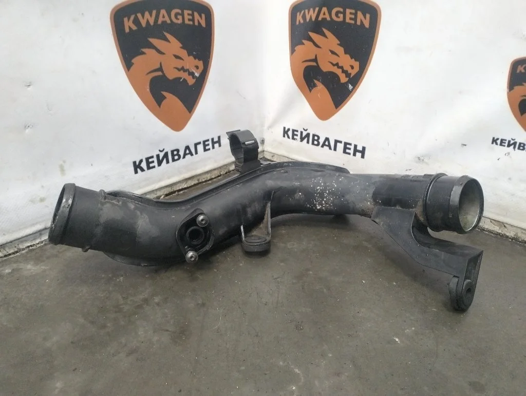 Патрубок интеркулера Volkswagen Passat 2009 B6