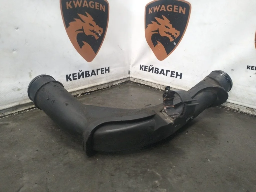 Патрубок интеркулера Volkswagen Passat CC 2010 B6