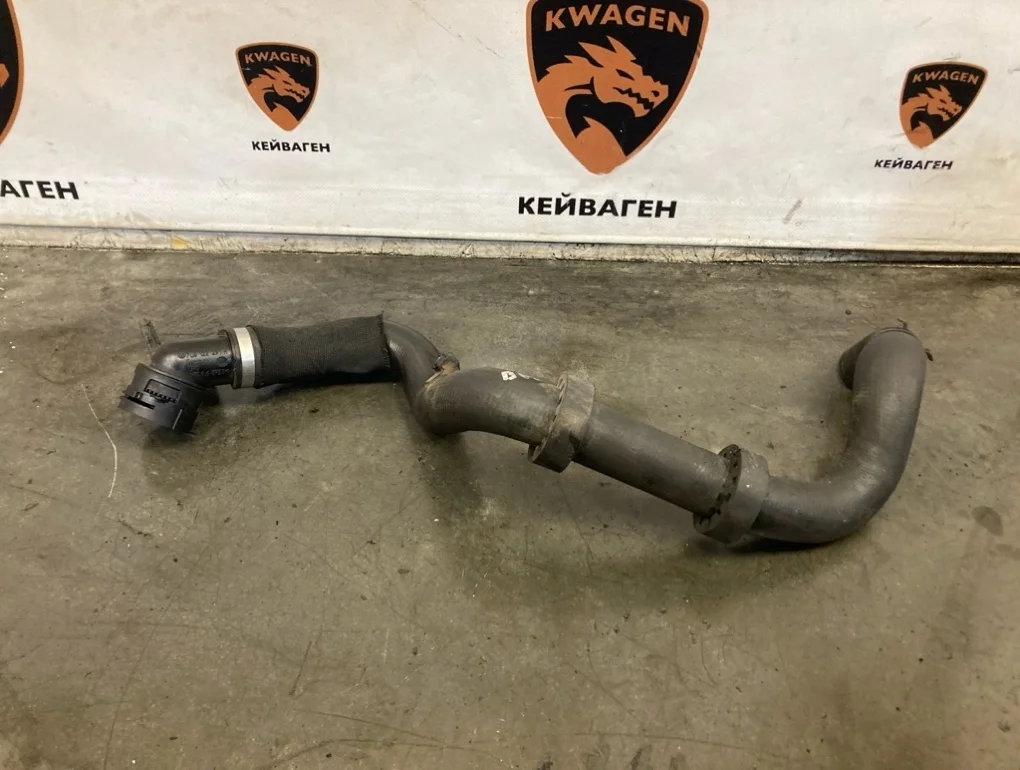 Патрубок радиатора Audi Q7 2006 4L