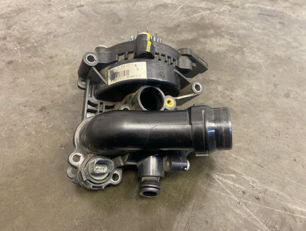 Помпа Audi A4 2014 B8