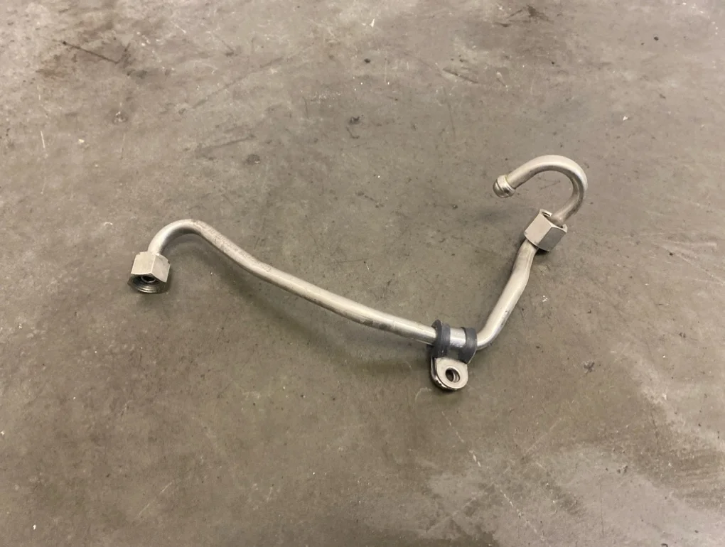 Трубка топливная Audi A4 2014 B8