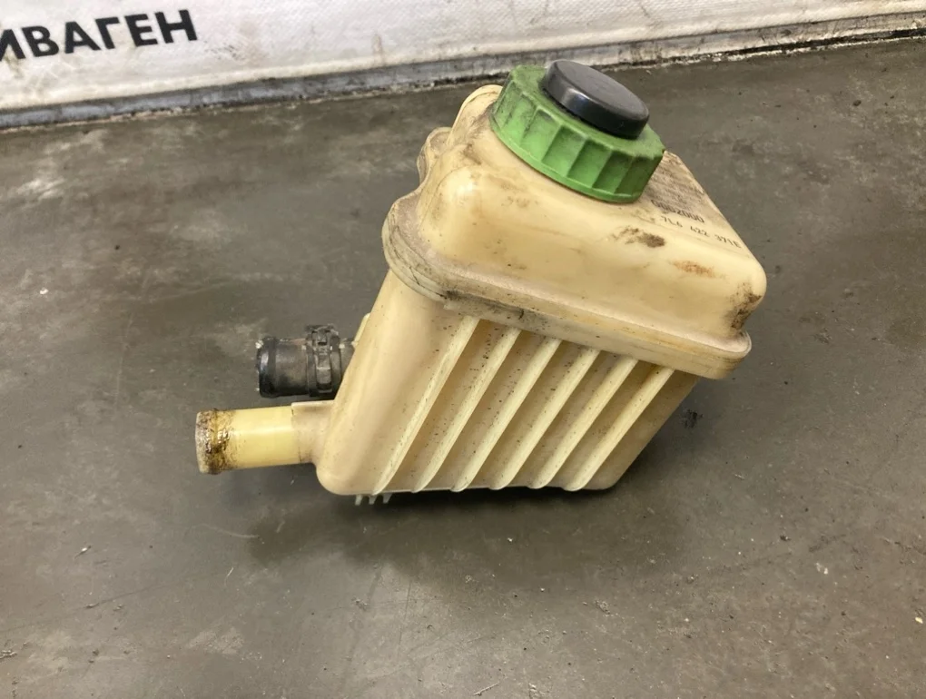 Бачок гидроусилителя руля Volkswagen Touareg 2013 7P