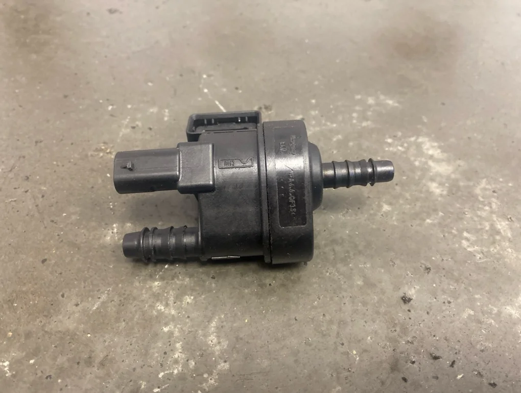 Клапан вентиляции топливного бака Skoda Octavia 2013 A7