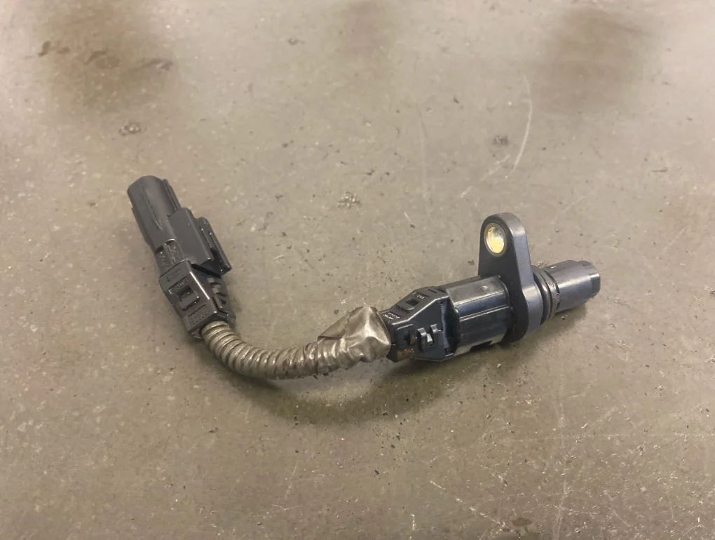 Датчик положения коленвала Toyota Land Cruiser Prado 2015 J150