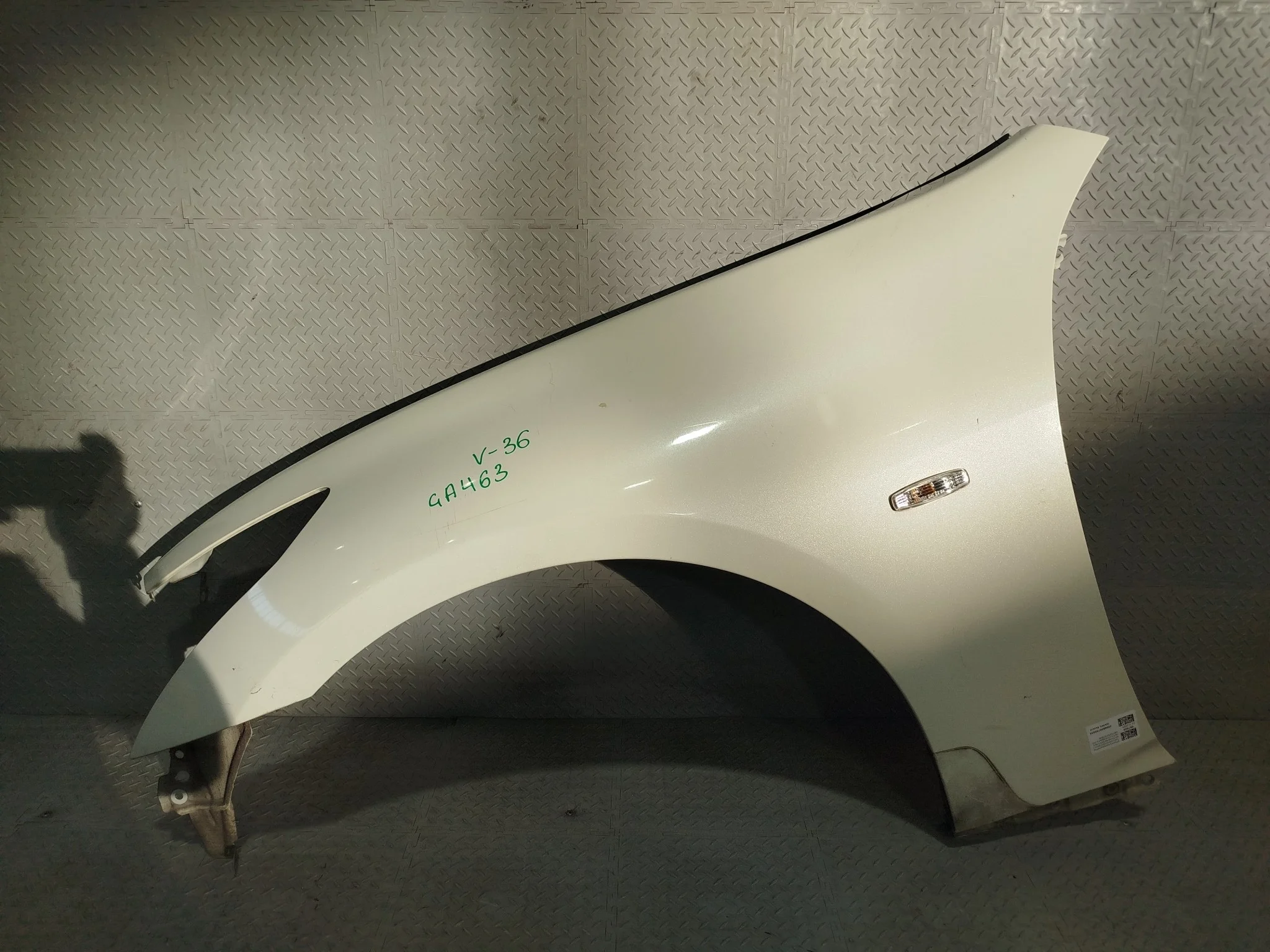 КРЫЛО NISSAN INFINITI G25 G35 G37 SKYLINE KV36 NV36 PV36 V36 F3101JK0BA ПЕРЕДНЕЕ ЛЕВОЕ С ПОВТОРИТЕЛЕМ белый, QX1 GA463