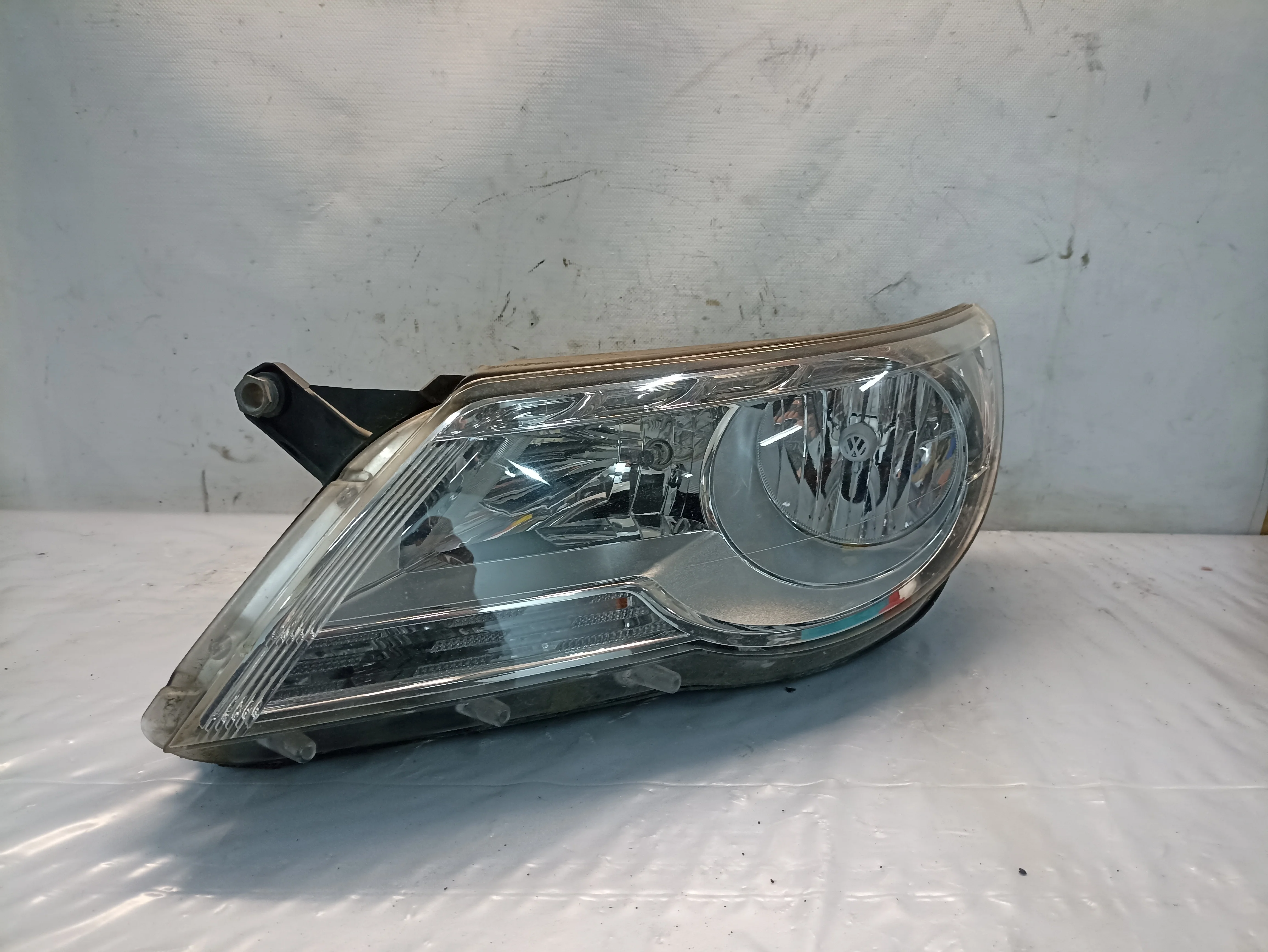 ФАРА VOLKSWAGEN TIGUAN 5N1 5N2 ГАЛОГЕН КОРРЕКТОР ФАР ЛЕВАЯ 5N2941031K DY346Z