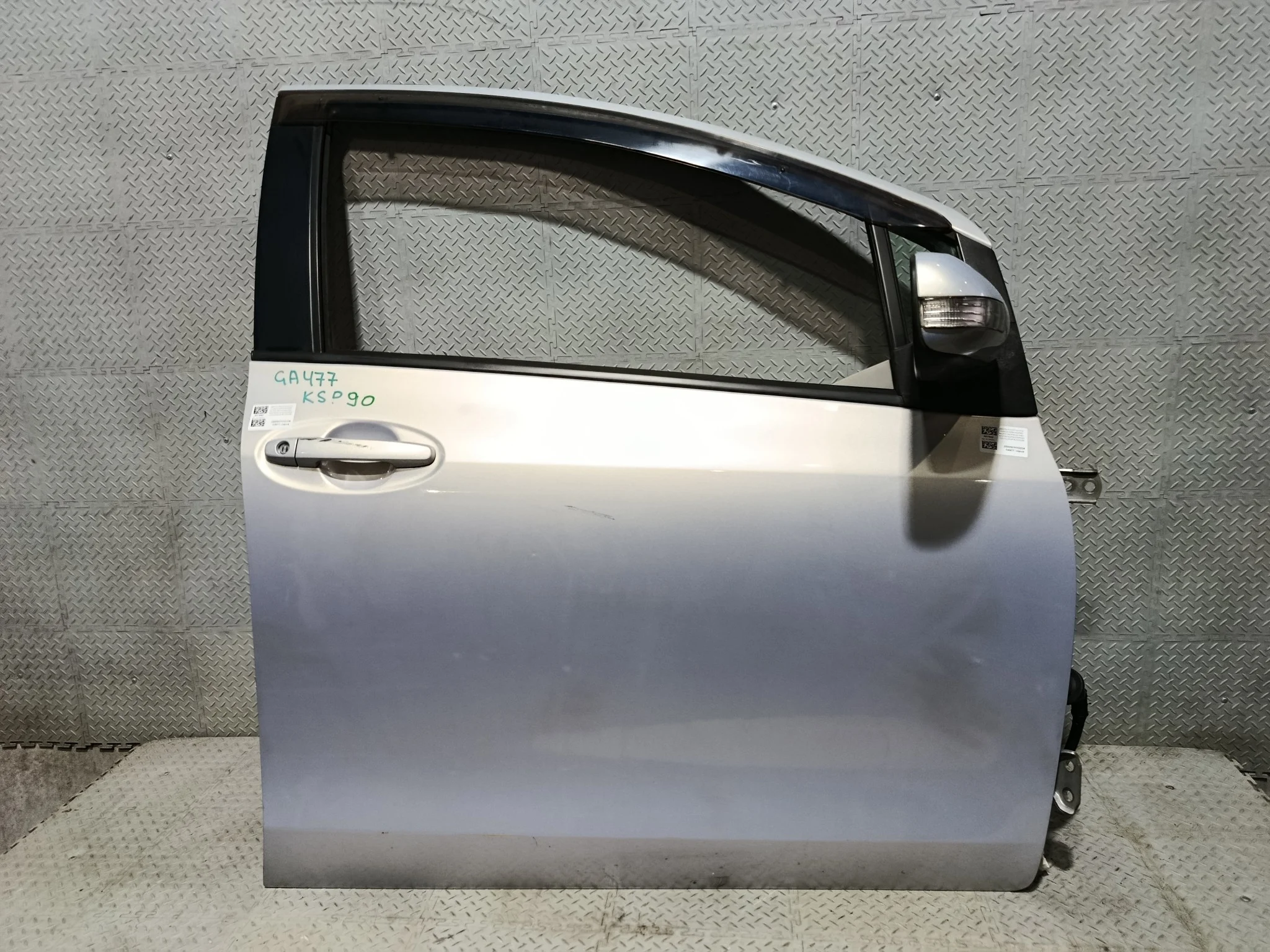 ДВЕРЬ TOYOTA VITZ YARIS KSP90 NCP90 NCP91 NCP95 NLP90 NSP90 SCP90 ZSP90 6700152260 ПЕРЕДНЯЯ ПРАВАЯ 5 DOOR серый, 9AE GA477