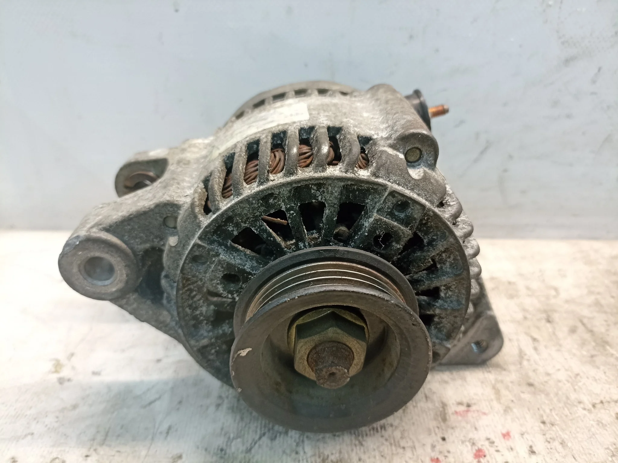 ГЕНЕРАТОР TOYOTA 1SZ-FE PLATZ VITZ YARIS SCP10 SCP11 2706023030 ОВАЛЬНАЯ ФИШКА 3 КОНТАКТА 90A S3915Z